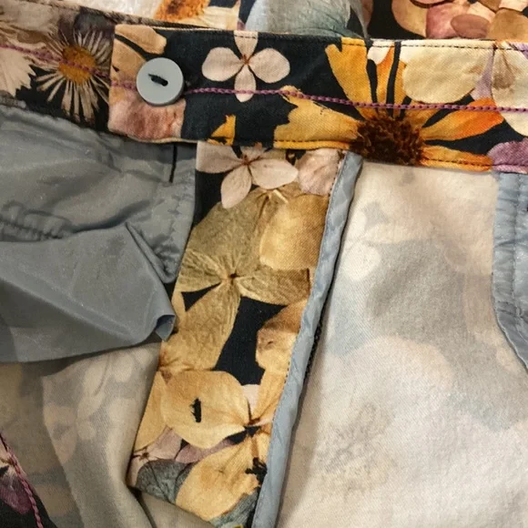Maeve floral cropped pants, size 2 - Picture 6 of 9